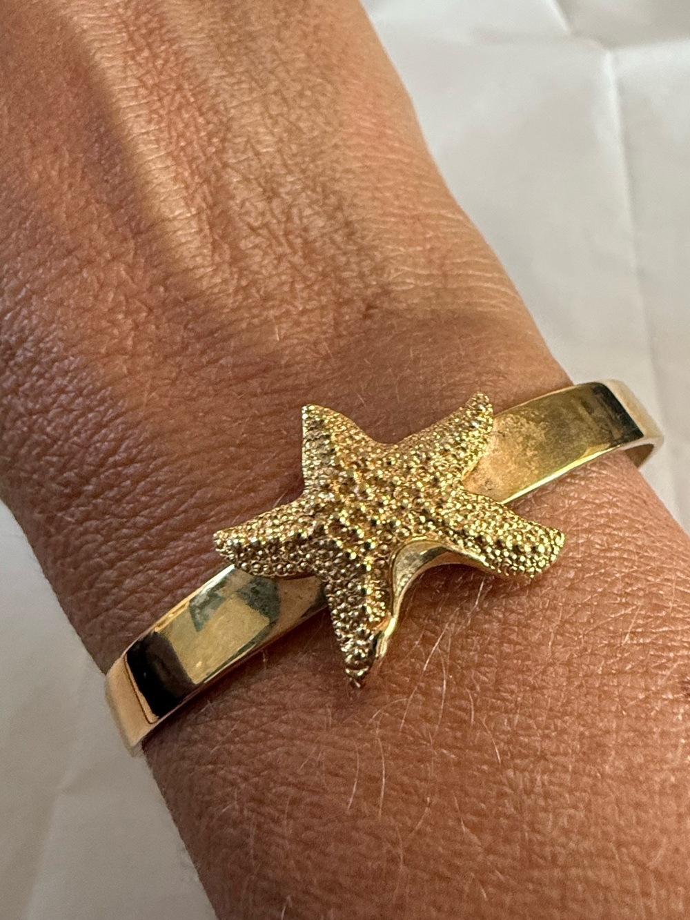 Sarah Coventry Gold Starfish Cuff Bracelet Beach Simple Vacation Cape Cod Summer